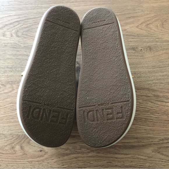 NIB $1150 Fendi graphy Platform Slide Sandal (Women) in White/Gold - size 37! - Picture 12 of 15